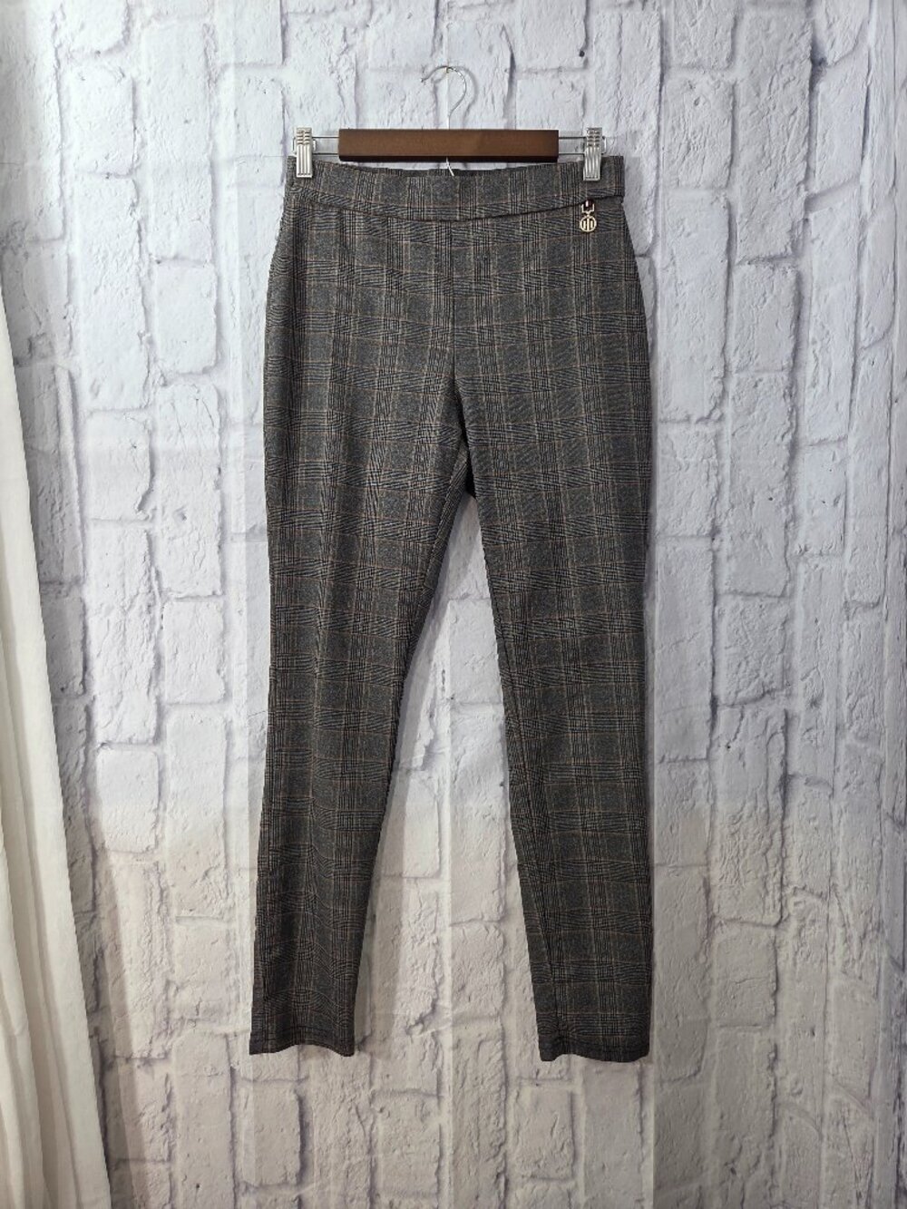 Tommy Hilfiger Size 8 Gray Plaid Pull On Skinny Leg Preppy Office Trouser Pants